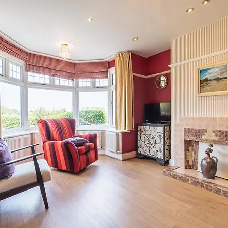 Cornellian Retreat - Charming Rural Fringe 1930's Semi Detached