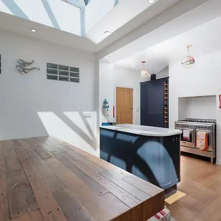 펜션 Cornellian Retreat - Charming Rural Fringe 1930's Semi Detached 스카버러