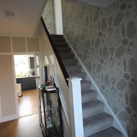 Cornellian Retreat - Charming Rural Fringe 1930's Semi Detached 펜션
