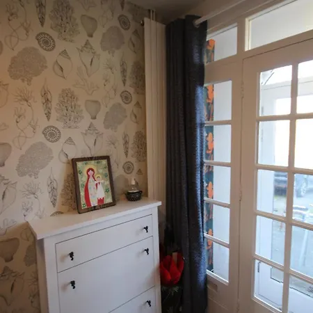 Cornellian Retreat - Charming Rural Fringe 1930's Semi Detached