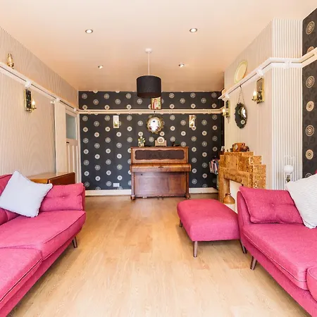 Cornellian Retreat - Charming Rural Fringe 1930's Semi Detached *
